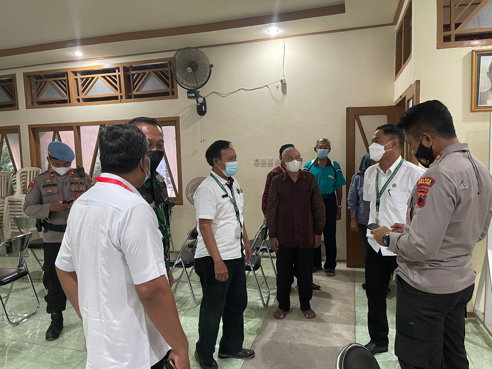 Monitoring Pelaksanaan Percepatan Vaksinasi Oleh Kapolres Pemalang, Kadispermasdes, dan Jajaran Perangkat Kelurahan Mulyoharjo