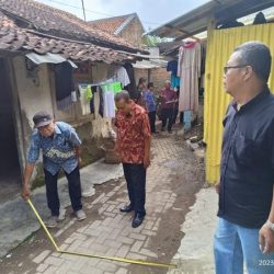 Kegiatan Cek Lokasi rencana pembangunan sarpras di Kelurahan Mulyoharjo